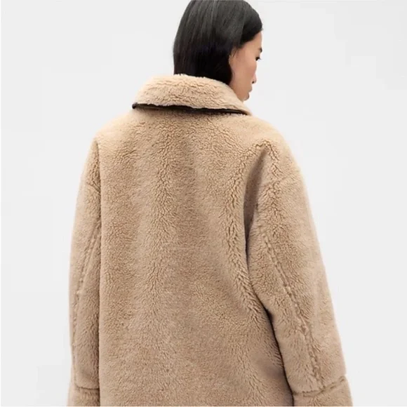 Gap × Sandy Liang Reversible Vegan Leather Sherpa Jacket - Picture 3 of 3